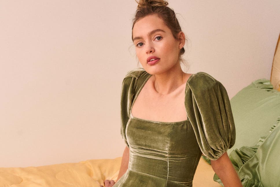 These Velvet Outfits Are Wildly Eye-Catching Fit