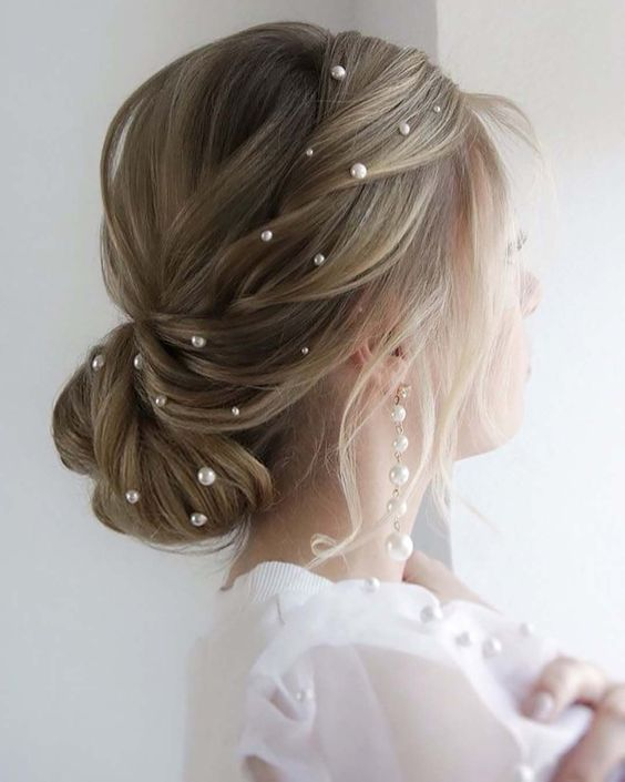 Delicate Hair Accessories That Definitely Make You More Stylish