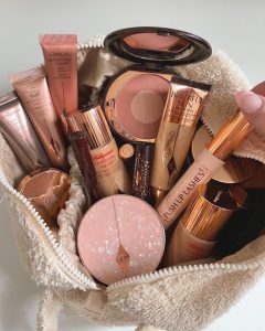 Minimalist Makeup Routine: Less is More
