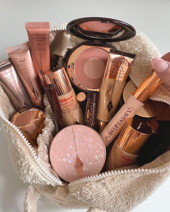 Minimalist Makeup Routine: Less is More